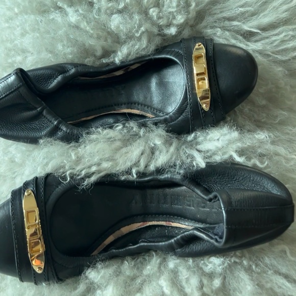 AUTHENTIC BURBERRY BALLERINA FLAT SHOE W/ ADORNED WITH GOLD BUCKLE - Picture 8 of 9